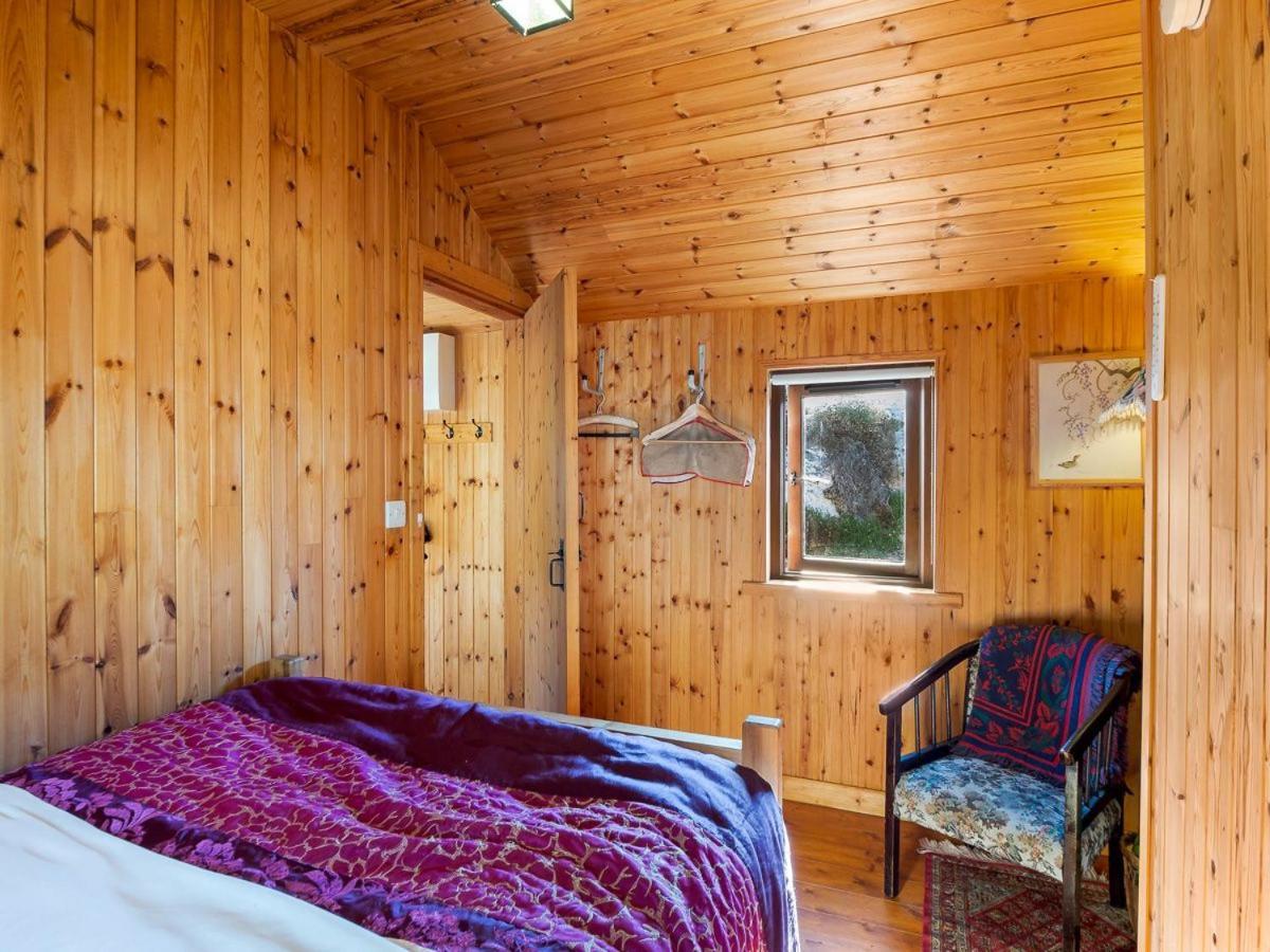 Вилла Seaside Log Cabin, Carna Экстерьер фото
