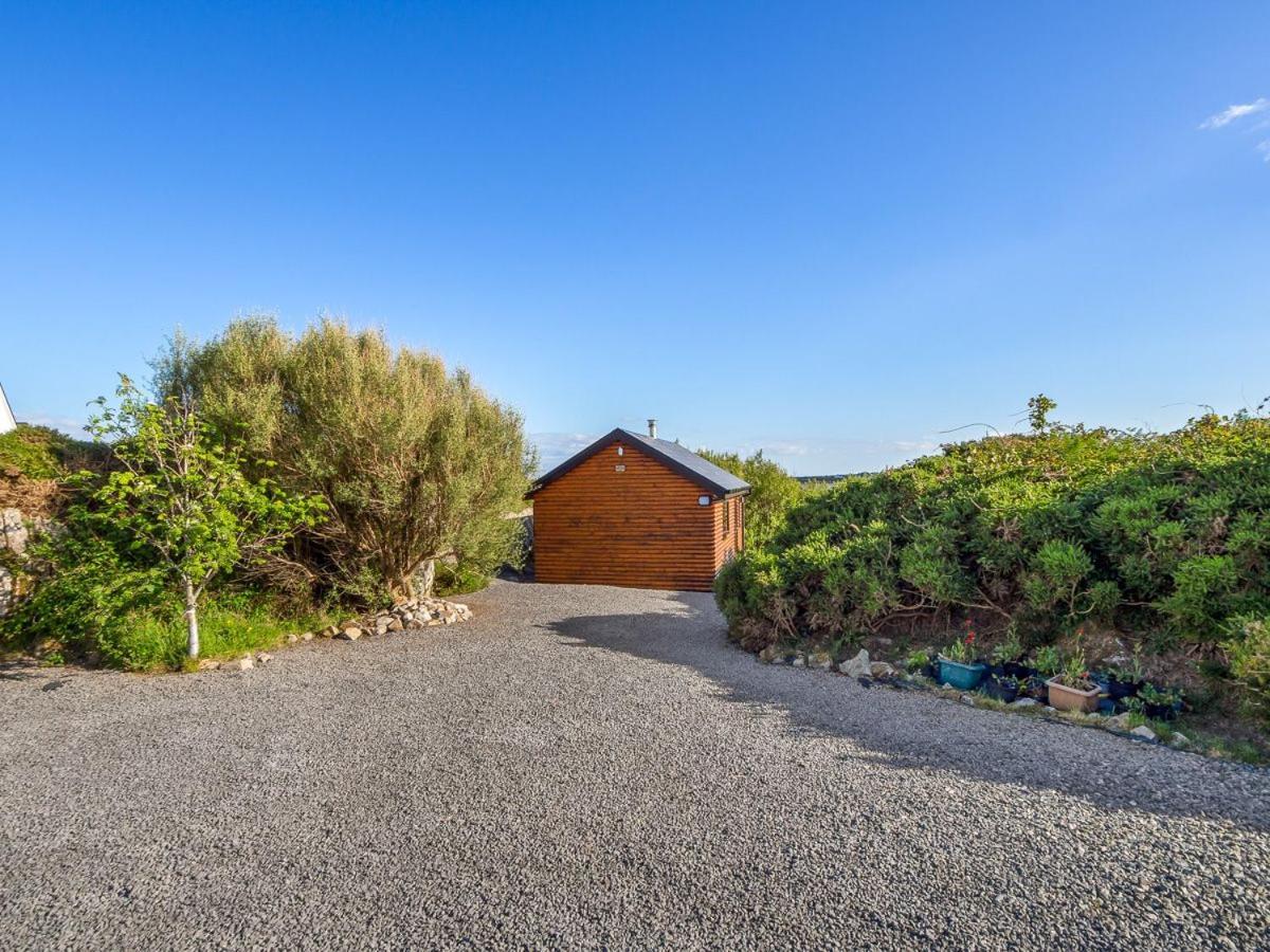 Вилла Seaside Log Cabin, Carna Экстерьер фото