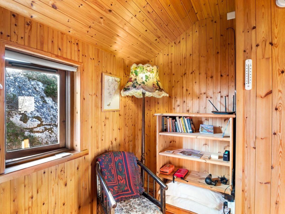 Вилла Seaside Log Cabin, Carna Экстерьер фото